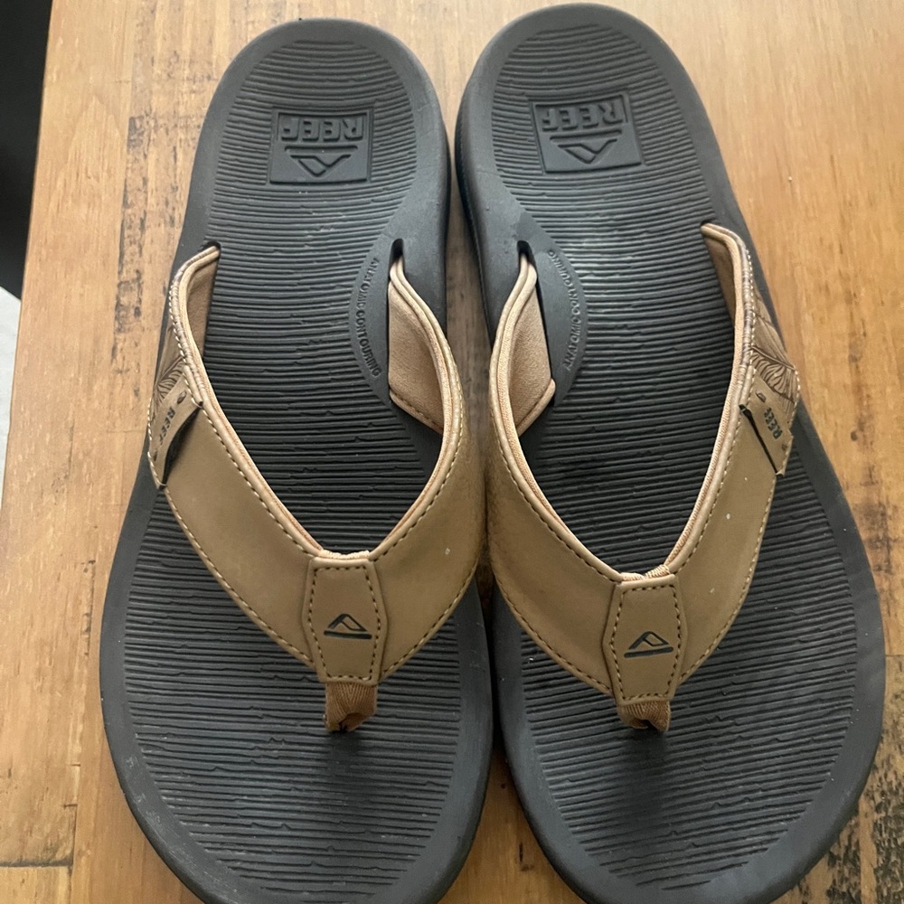 Reef Tan and Black Sandals